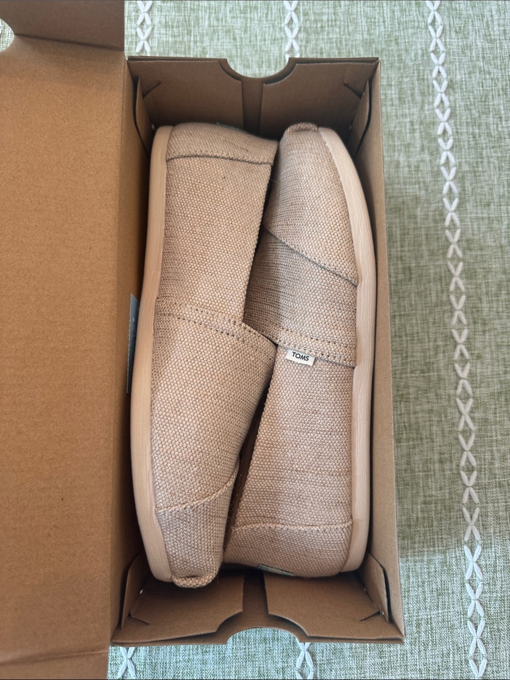 Toms Women’s Classic Slip-On Moccasins in Natural Metallic Woven Alpargata - Picture 6 of 6